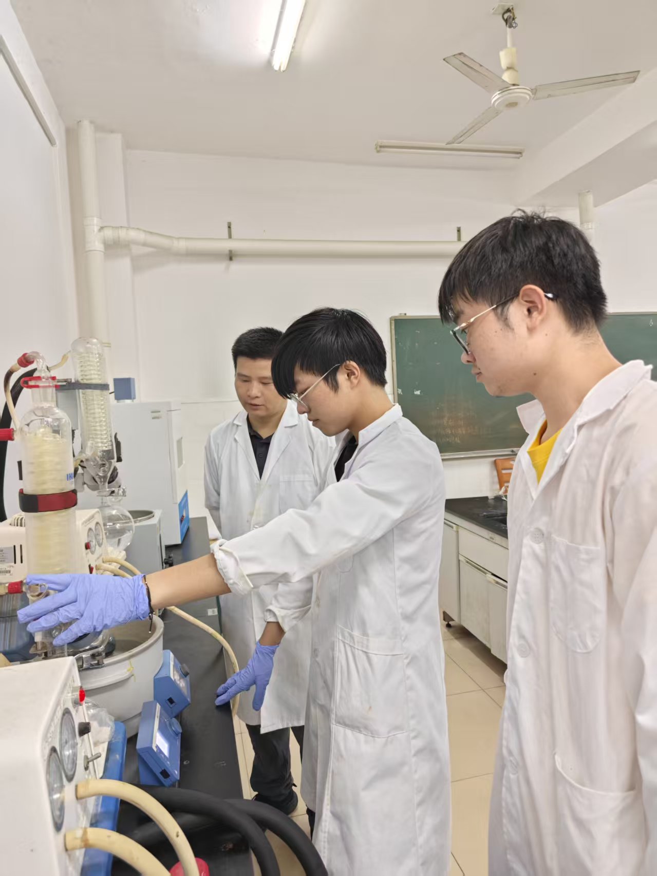 智汇潇湘 | 化学与生物工程学院赵雄杰 在科技攻关与成果转化中展现“科院智慧”